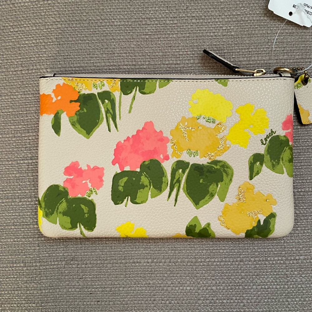 Coach Small Wristlet With Floral Print new with tag Authentic - Picture 5 of 9